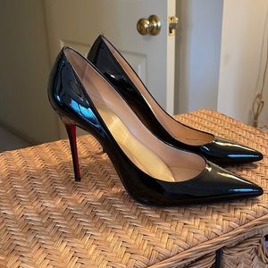 Christian Louboutin Décolleté 100 - Black Patent SZ 40.5